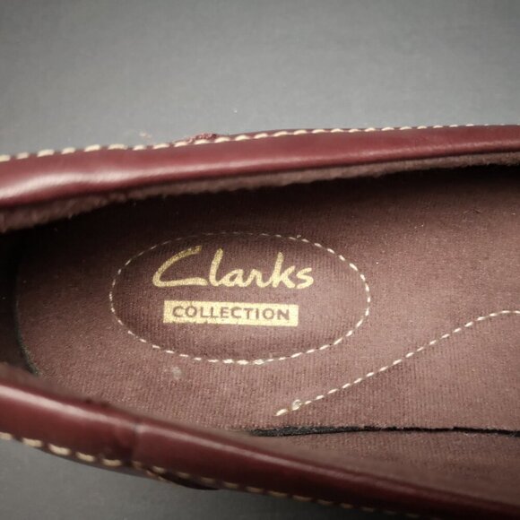 Clarks Collection Ladies Size 6 Dark Brown Faux Leather Slight Wedge Loafers - Picture 2 of 8